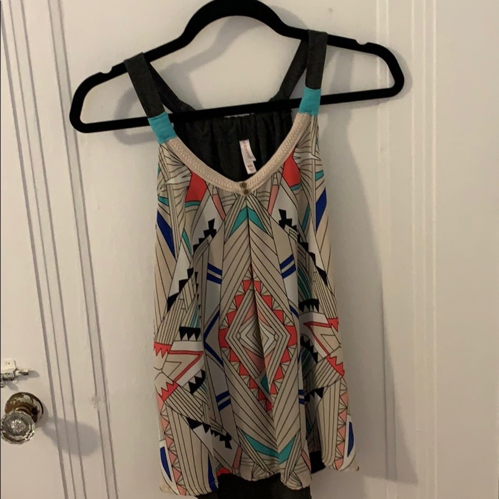 Geometric tank - Picture 1 of 2